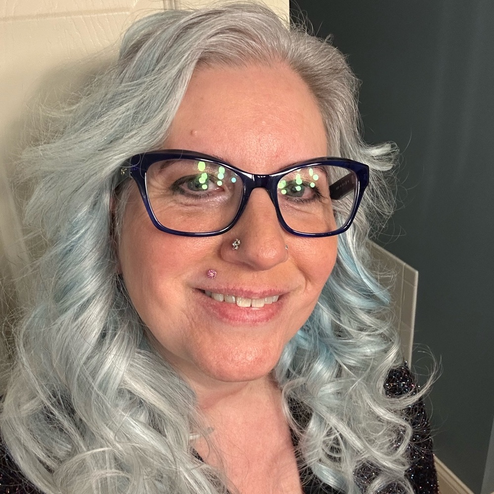 Meet your Posher, Angie